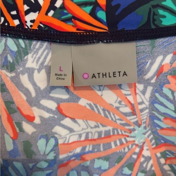 Athleta Hanalei Crop wrap top in Tropical Print size L - Picture 3 of 4